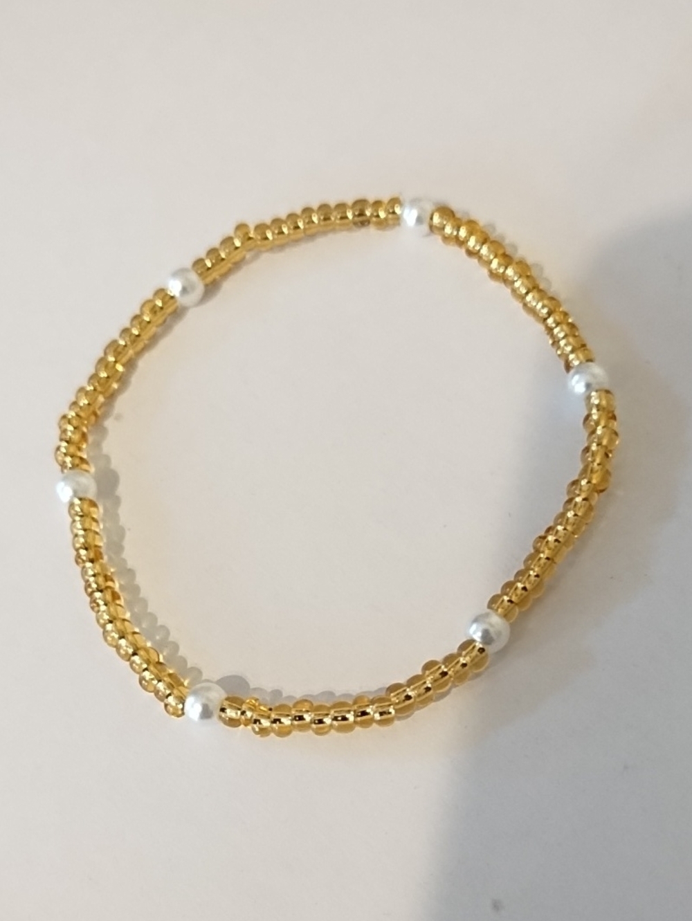 NWT Delicate White and Gold Elastic Beach Bead Bracelet Set - Picture 4 of 9
